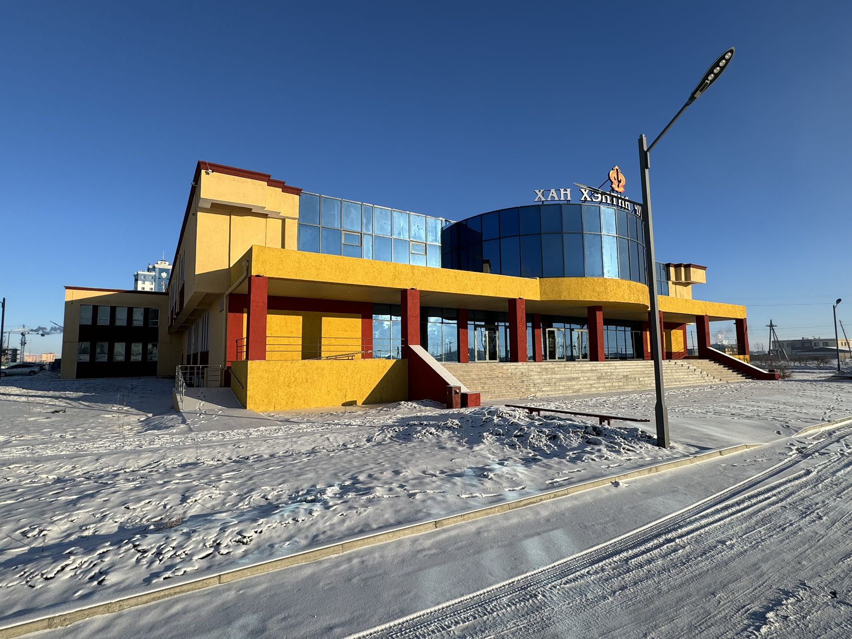 蒙古國(guó)-肯特會(huì)議中心劇院——舞臺(tái)機(jī)械、燈光、音響、LED屏